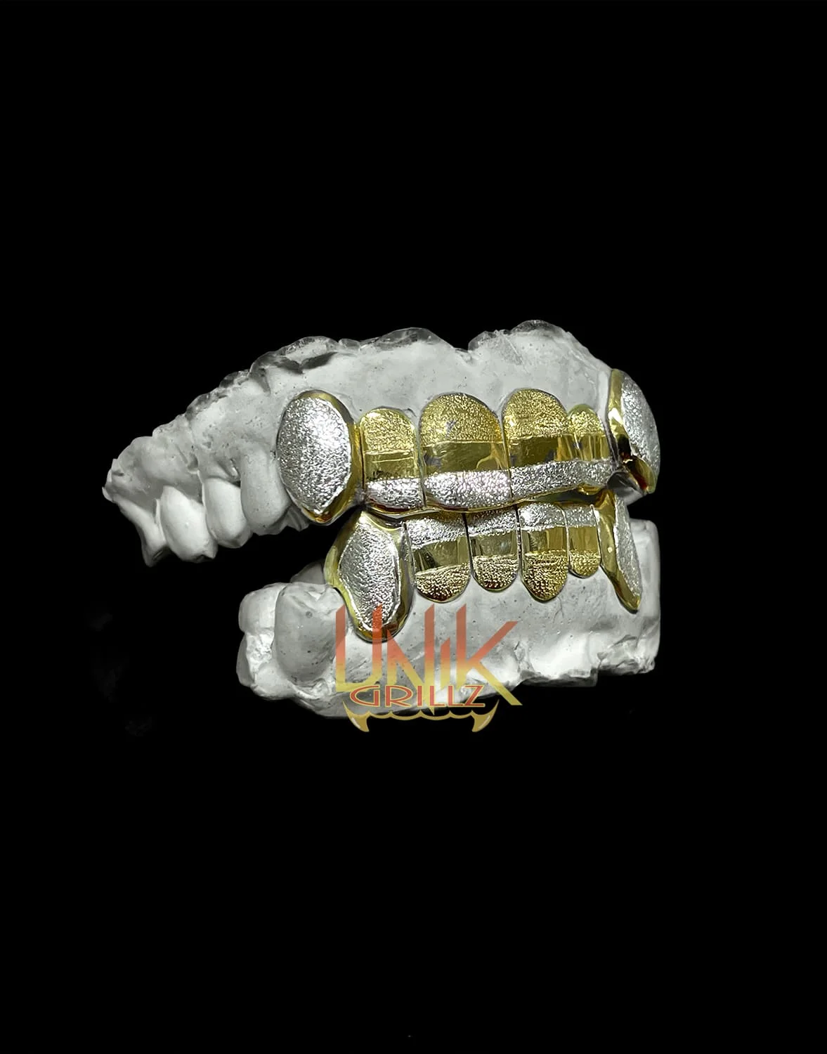 diamond-dust-with-solid-bar-custom-grillz